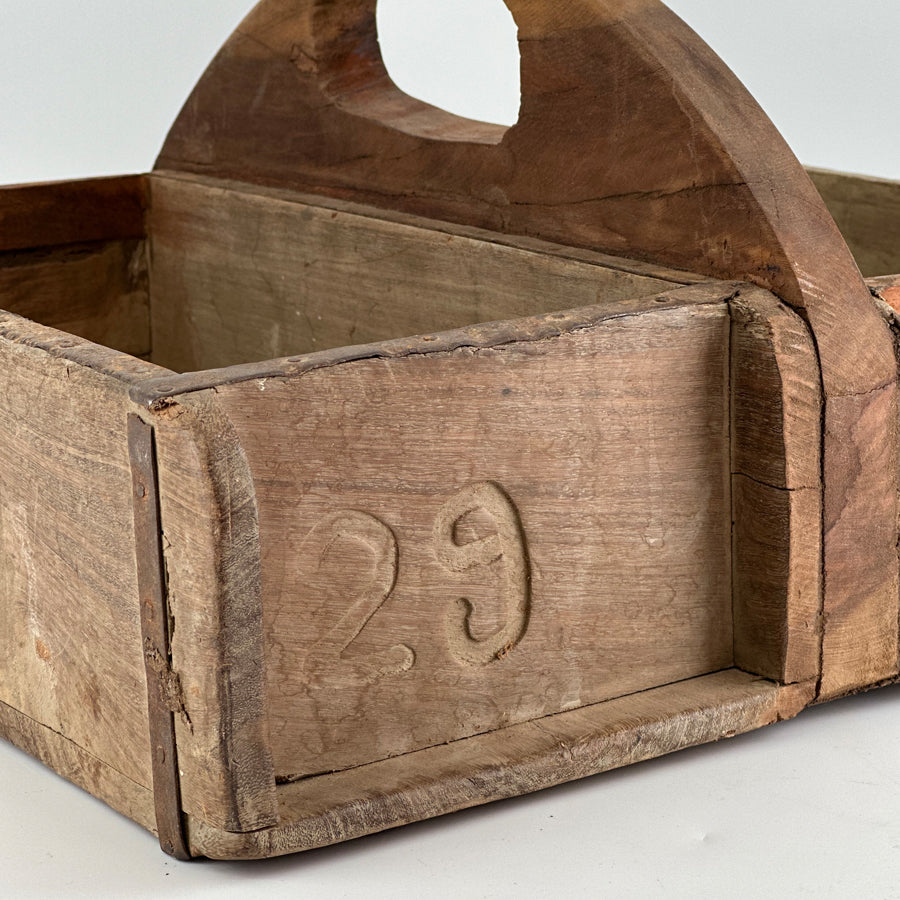 Reused låda med handtag